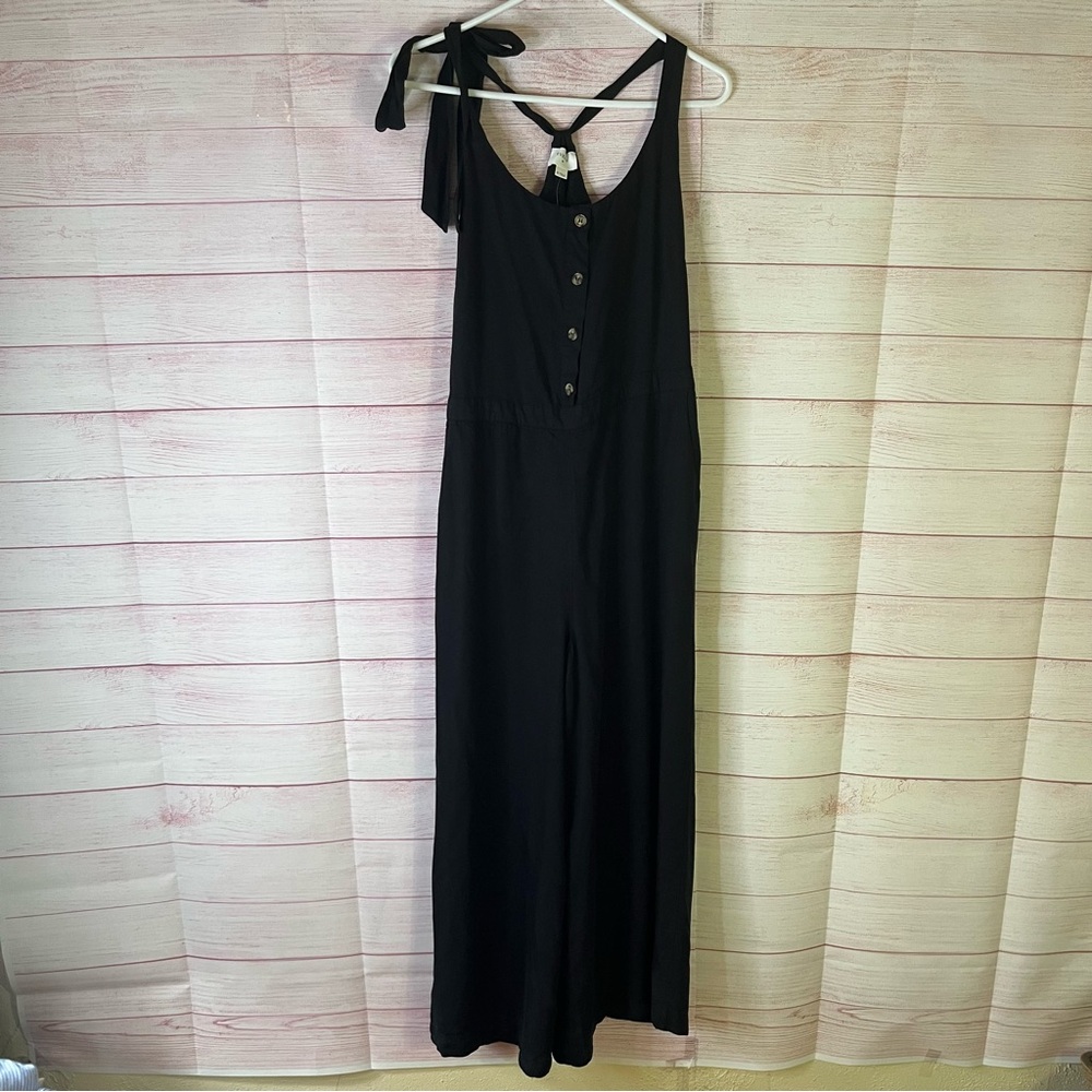 Everly Black NEW Jumpsuit Size Medium